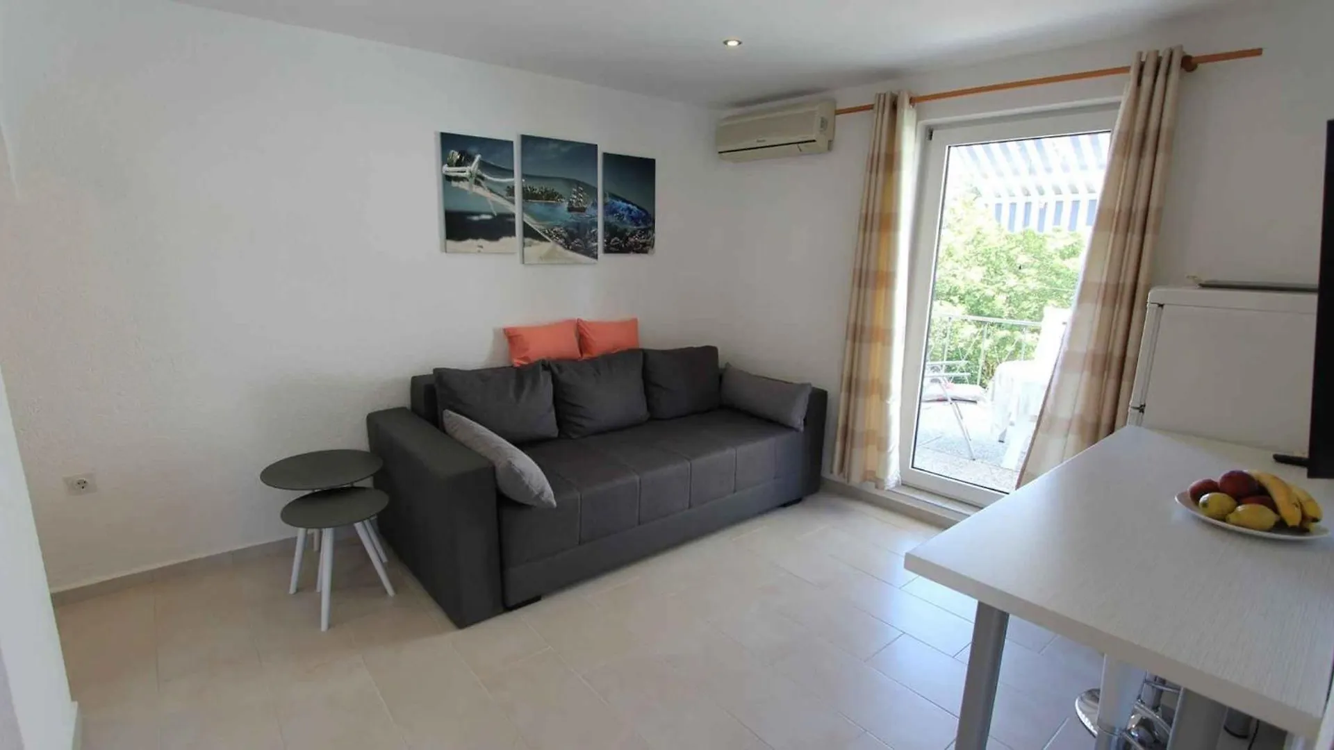 Apartments In Malinska - Insel Krk 53303 Croatia
