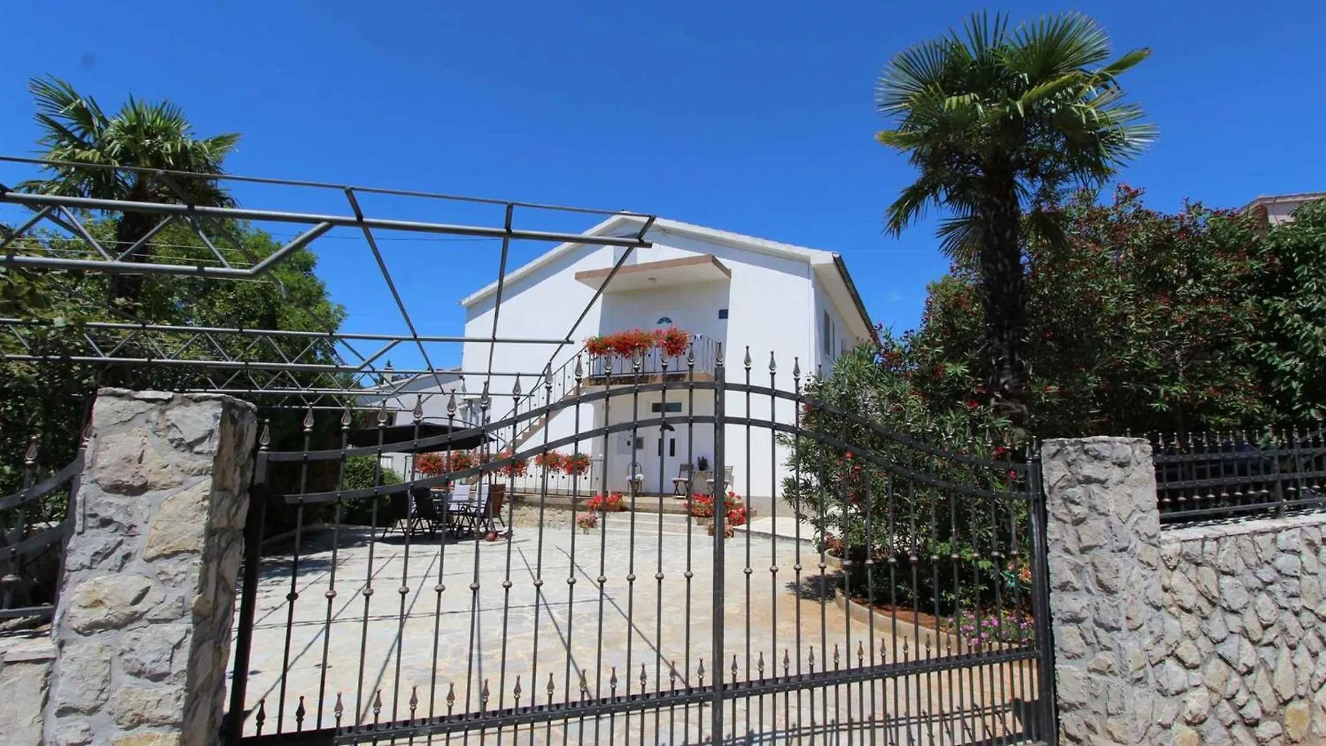 Apartments In Malinska - Insel Krk 53303