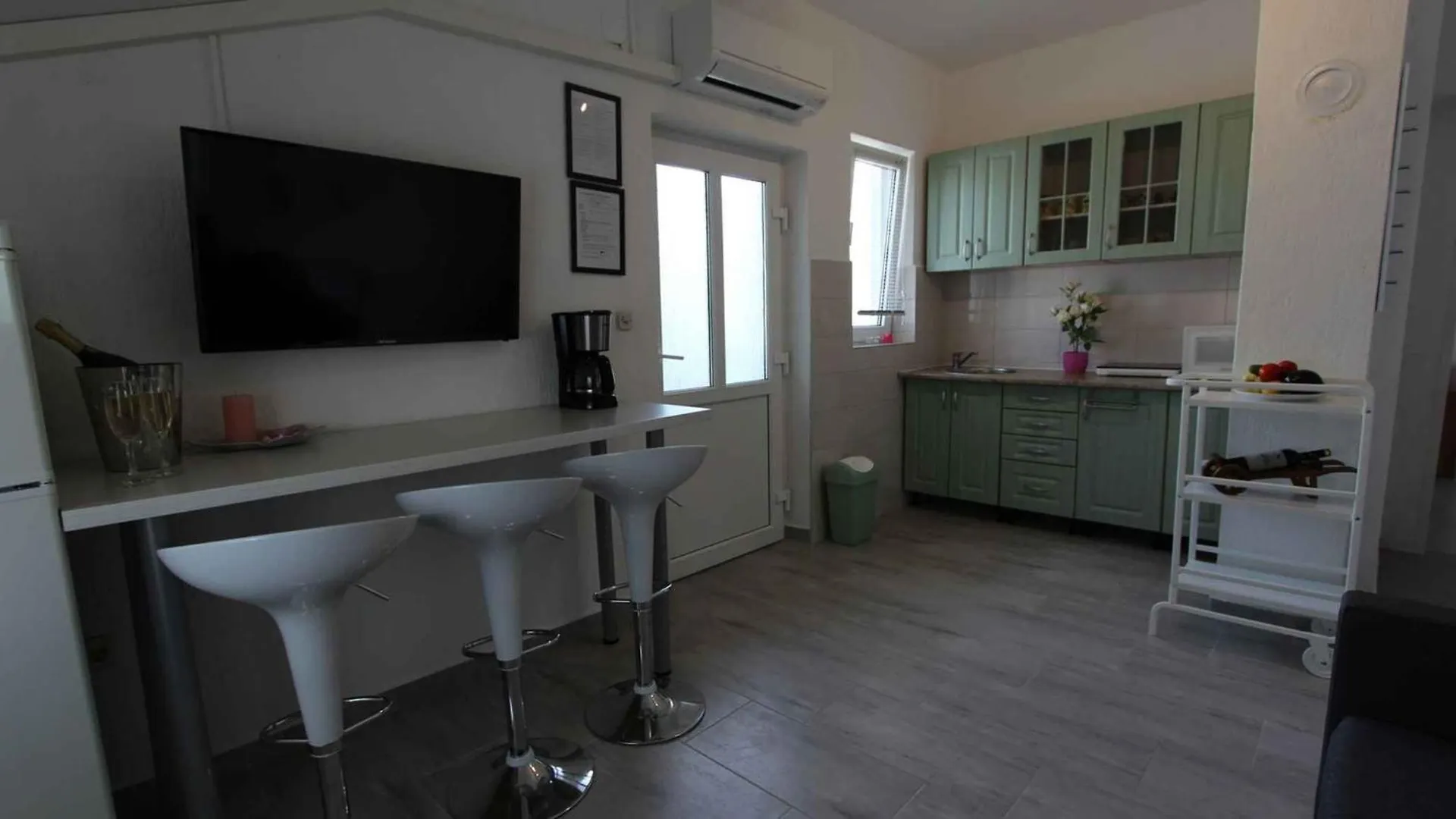 Apartments In Malinska - Insel Krk 53303