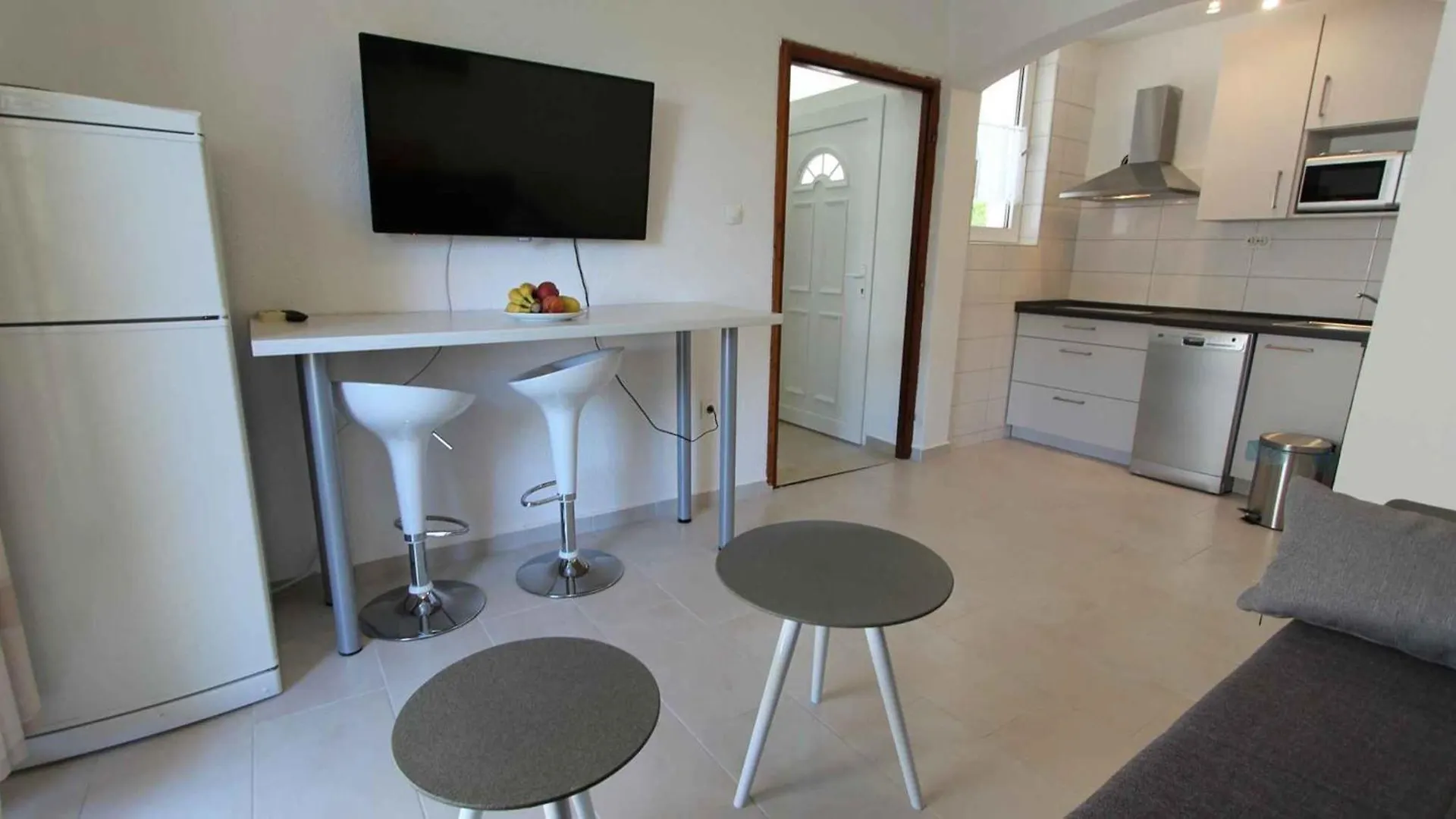 Apartments In Malinska - Insel Krk 53303 Croatia